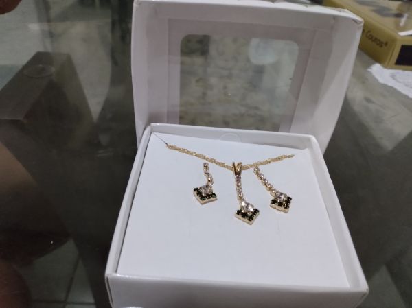 Conjunto brinco/colar